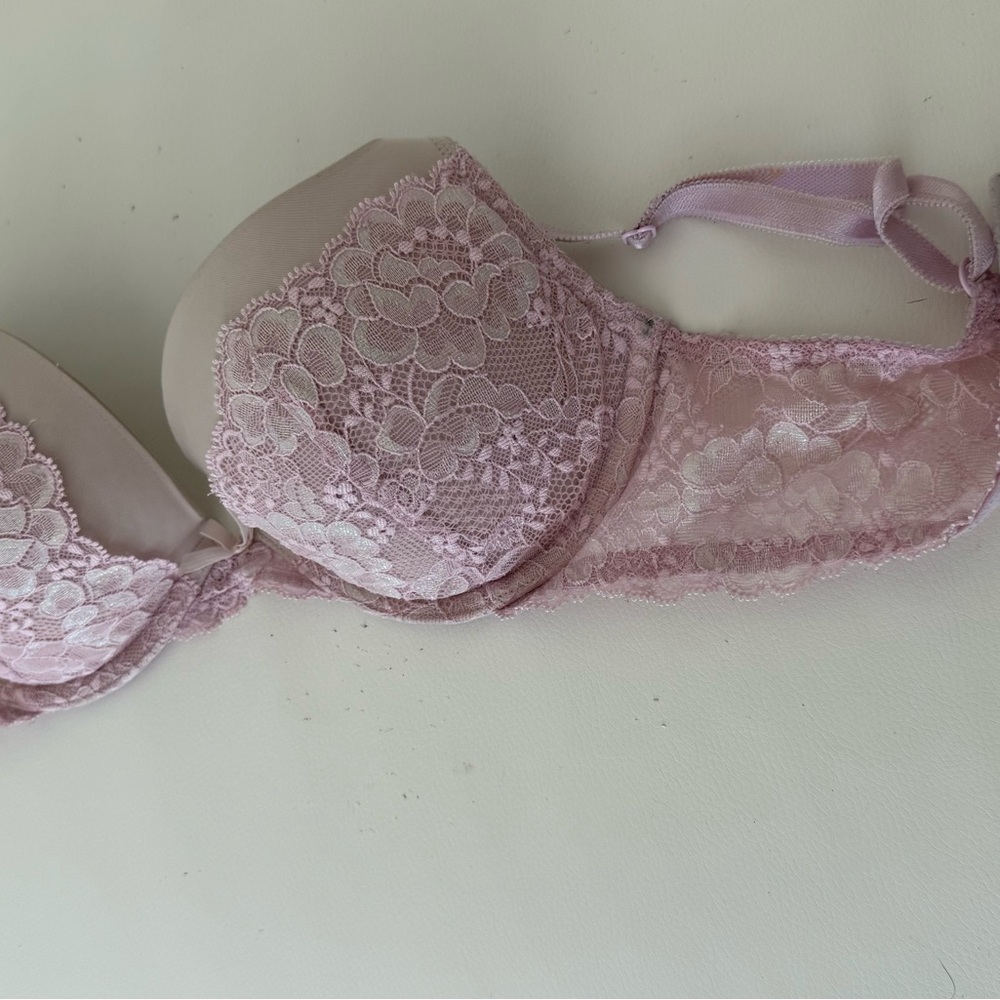 Victoria’s Secret Lace Pink Bra